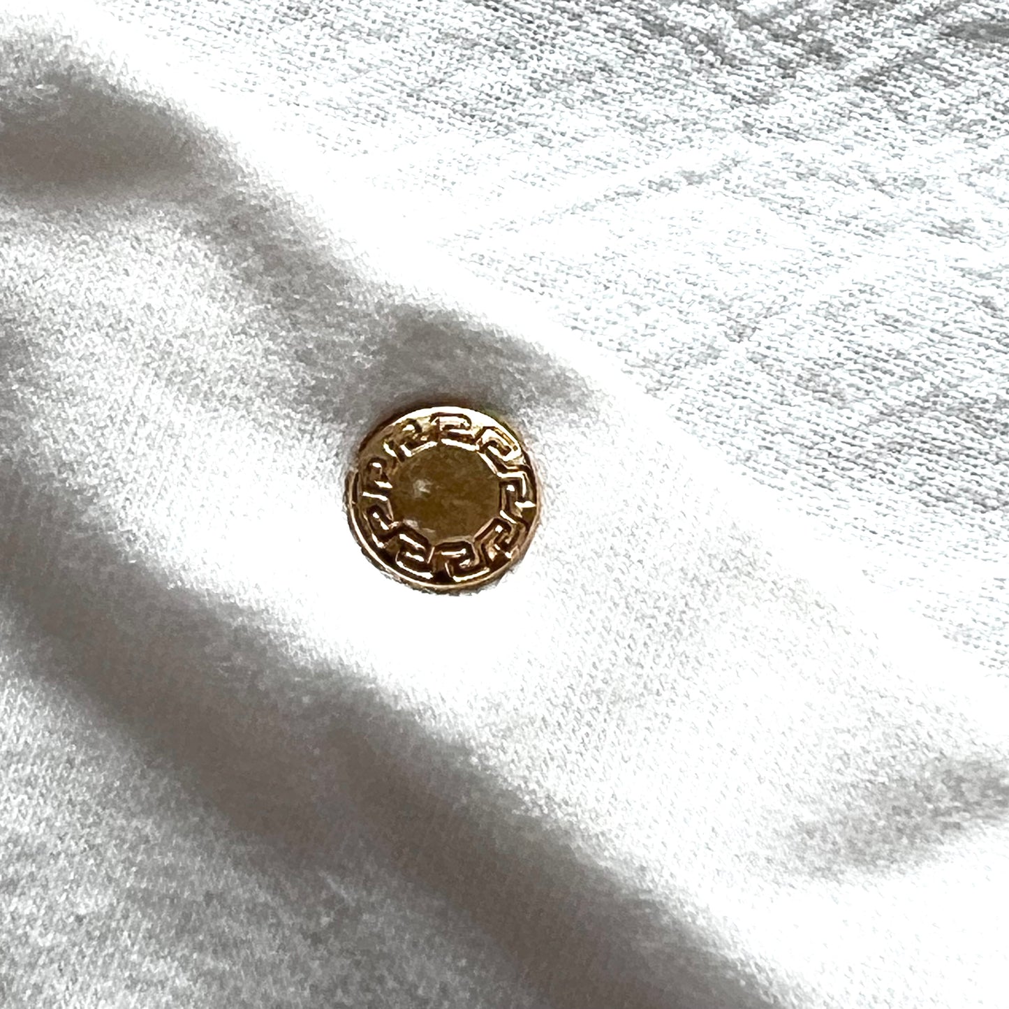 (Pre-loved) Versace Logo T-Shirt with Button 女童白色短袖T恤 2Y