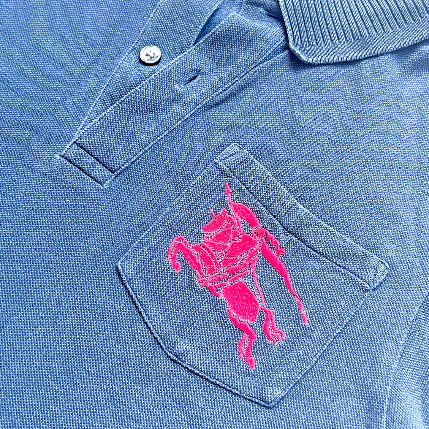 (Pre-loved) Burberry Dark Blue with Red Logo T-Shirt 深藍色短袖POLO衫 12Y