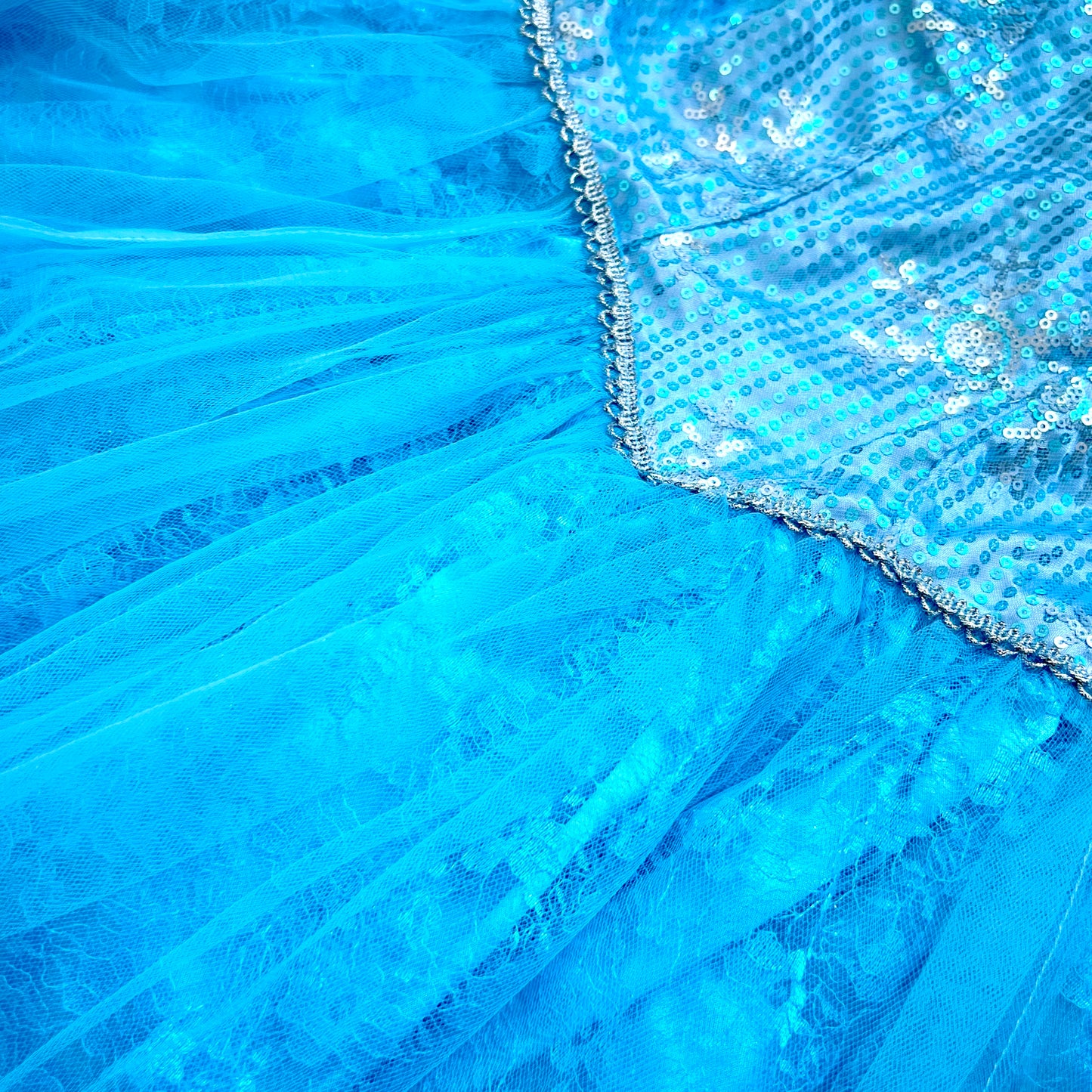 (Pre-loved) Disney BBB Costumes Elsa, Frozen S 魔法化妝廳愛莎公主裙 5/6Y