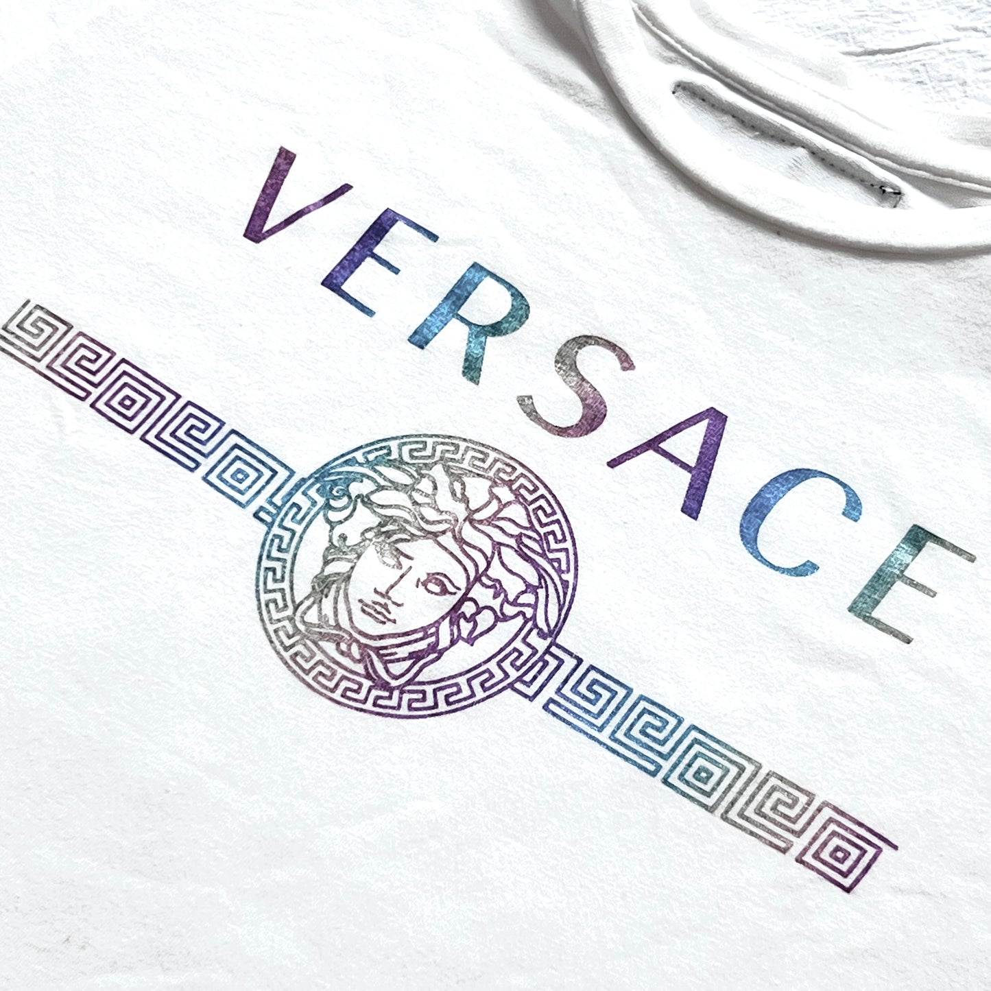 (Pre-loved) Versace Logo T-Shirt with Button 女童白色短袖T恤 2Y