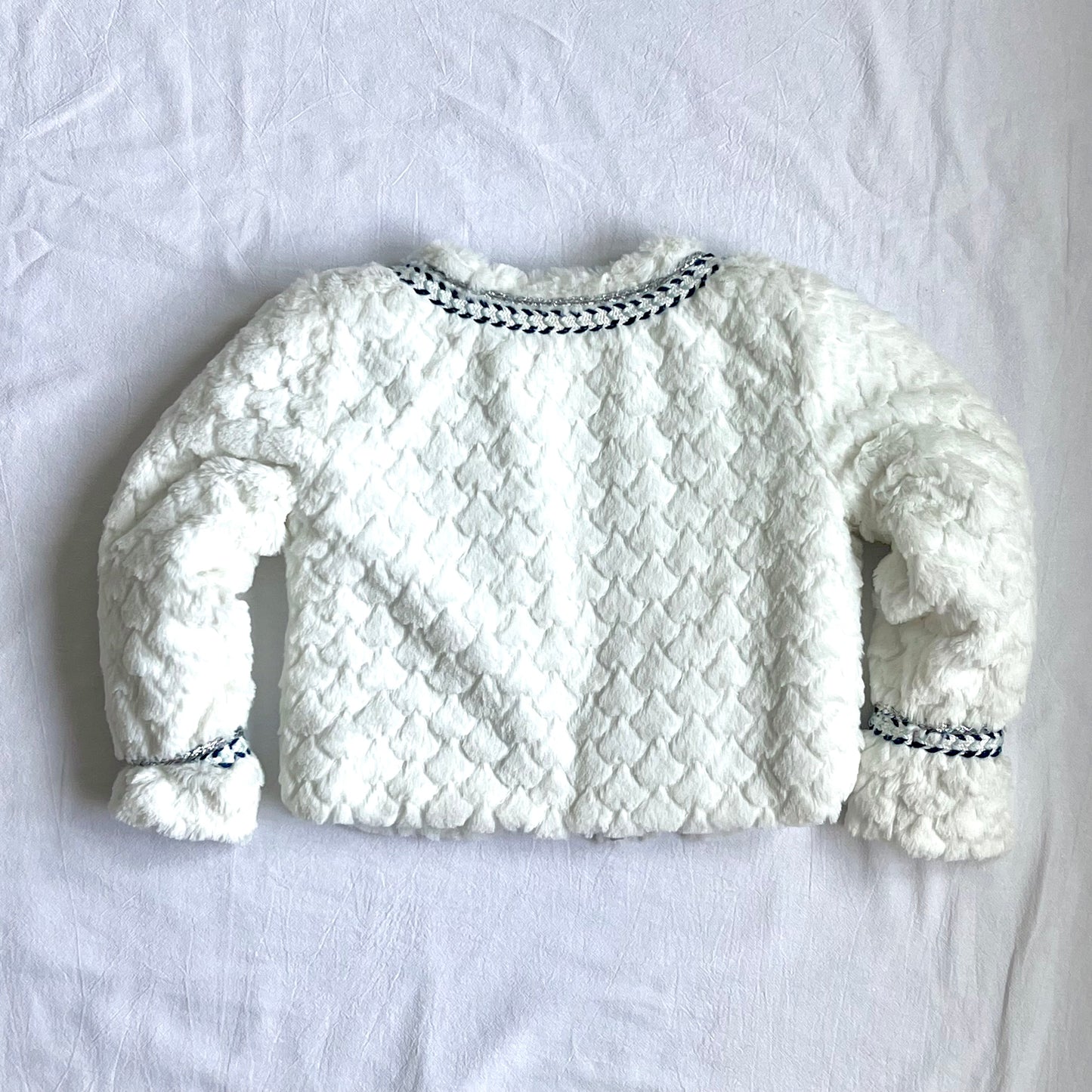 (Pre-loved) Disney Elsa White Coat, Frozen 迪士尼愛莎公主白色外套 4Y