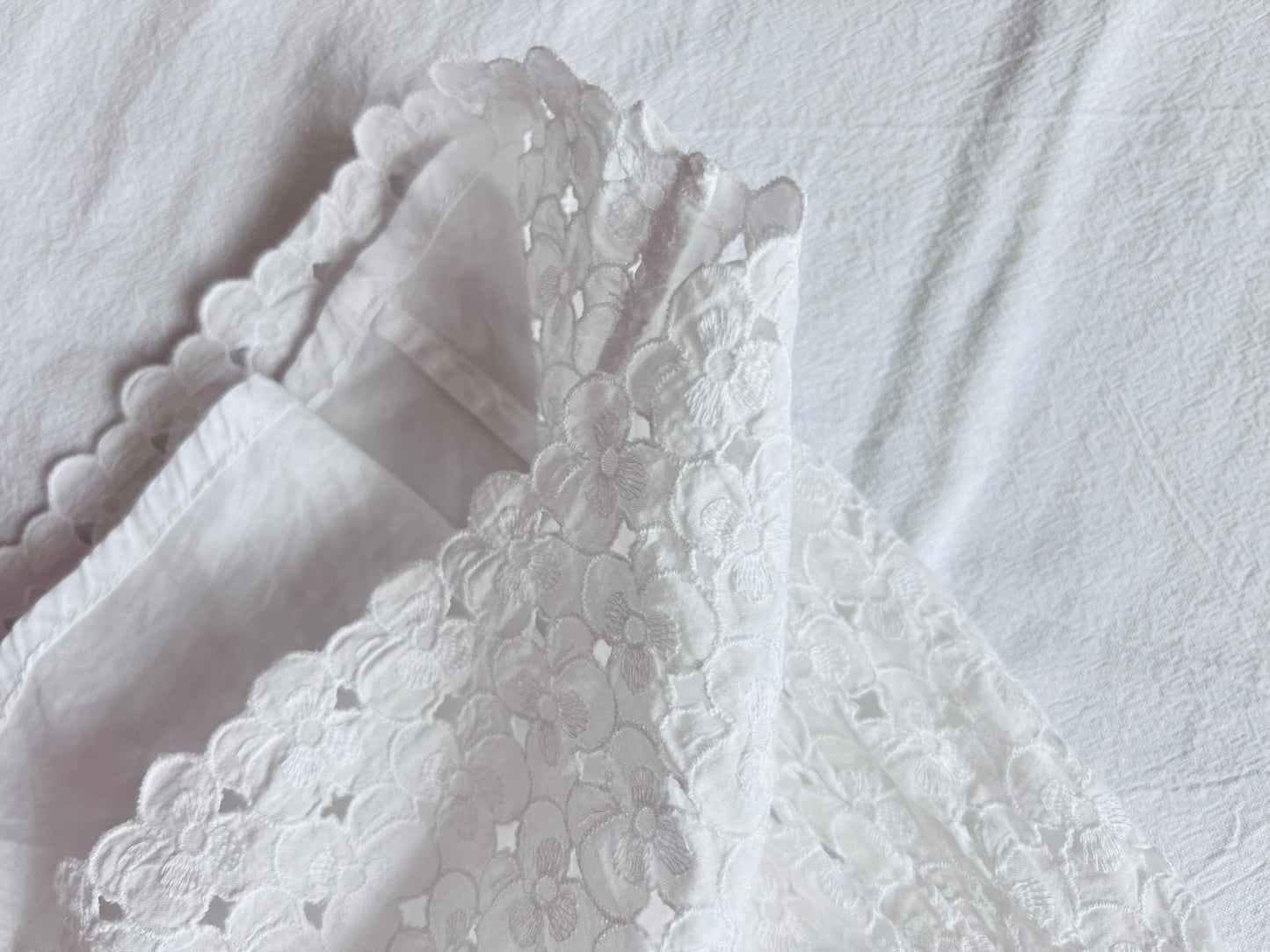 (Pre-loved) Bonpoint White Embroidered Sleeveless Dress 女童無袖連身裙 age4