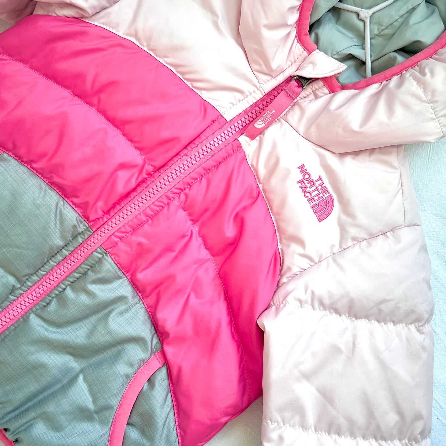 (Pre-loved) The North Face Pink 2-sided Down Jacket 粉紅色雙面羽絨褸 (remove tag) 2/3Y