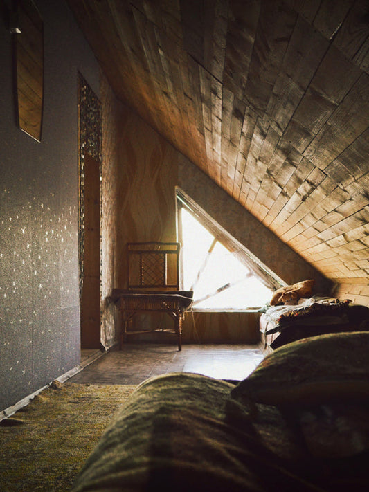 Antique Attic 古董閣樓