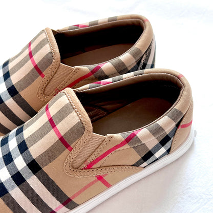 (Pre-loved) Burberry Checkered Sneaker 經典格紋棉質帆布鞋 27