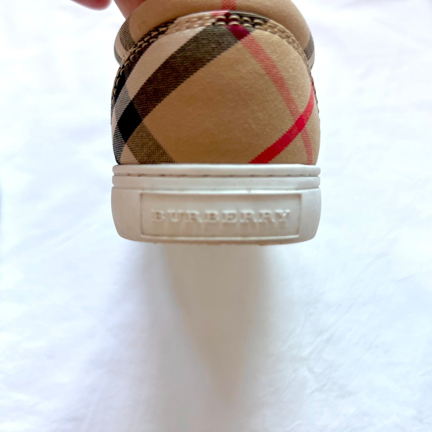(Pre-loved) Burberry Checkered Sneaker 經典格紋棉質帆布鞋 27