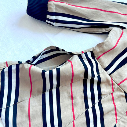 (Pre-loved) Burberry Checkered Long sleeves Black Collar dress 間條長袖裙 - 3Y