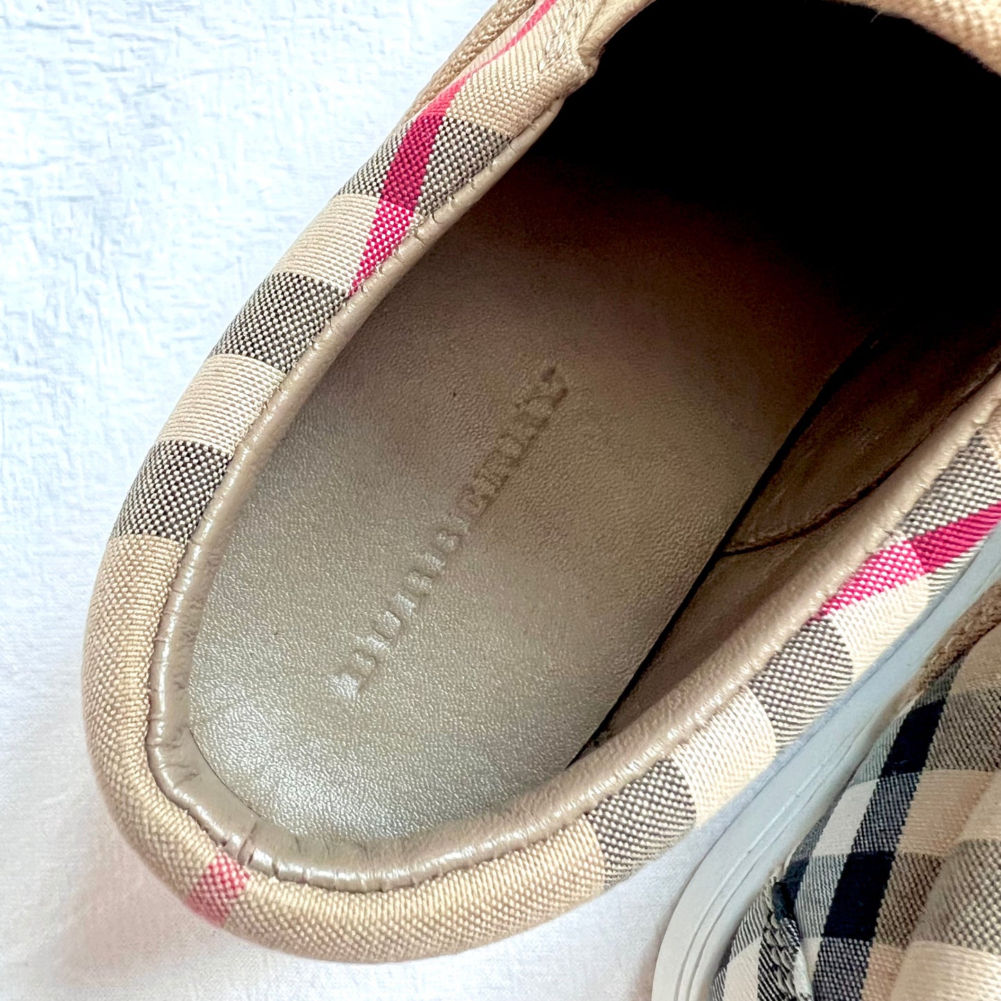 (Pre-loved) Burberry Checkered Sneaker 經典格紋棉質帆布鞋 27