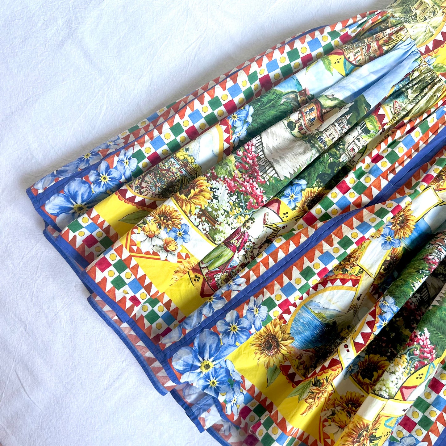(Pre-loved) D&G Girls Blue & Yellow Taormina Summer Dress 女童藍黃色印花夏日連身裙 3Y